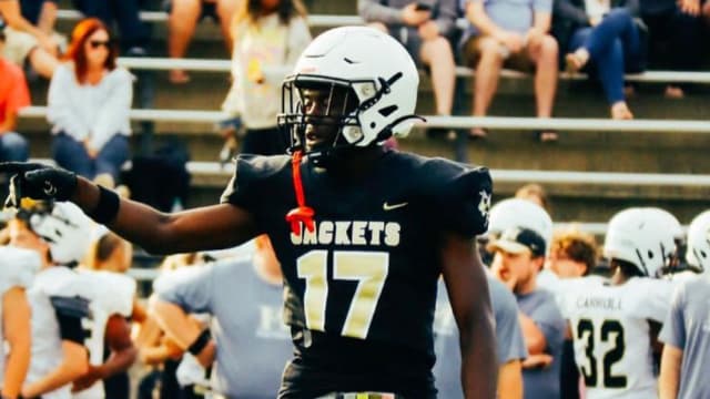2025 cornerback Cam Strong
